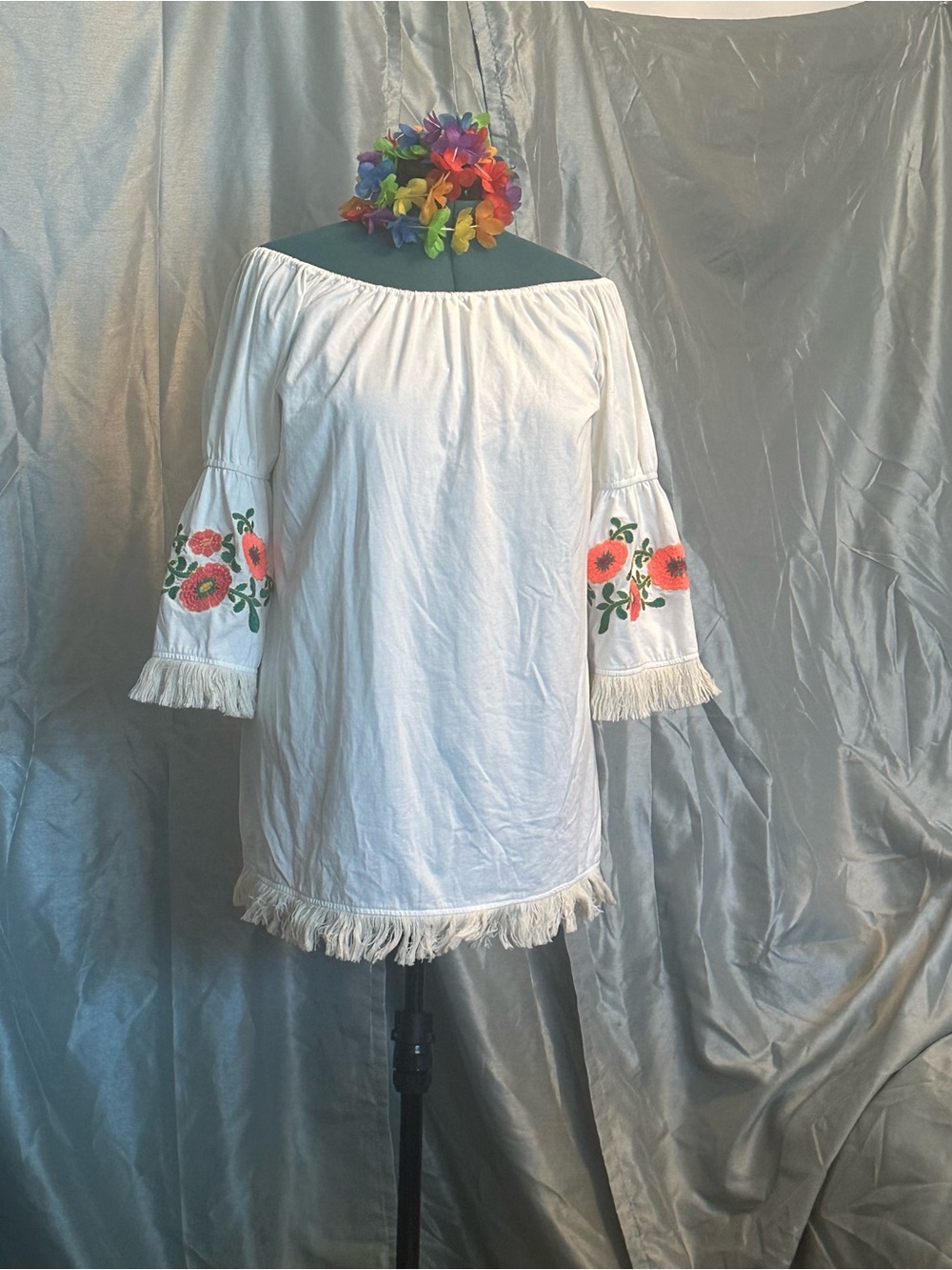 Lily Pulitzer White Off-Shoulder Tunic with Floral Embroidery and Fringe xl
